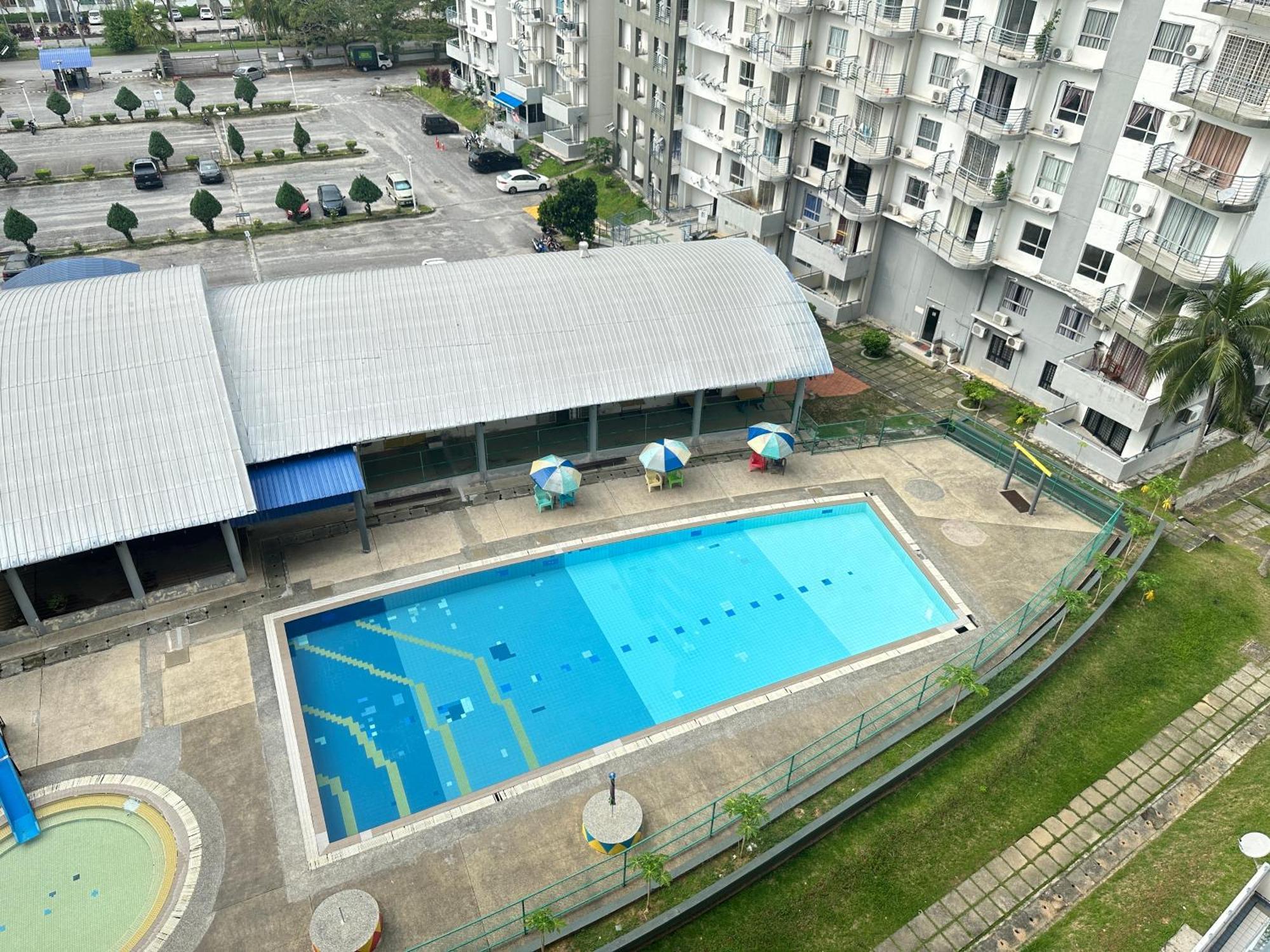 Pd Marina Resort Петалинг Джая Екстериор снимка